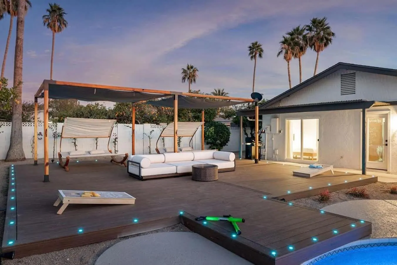Coastal Retreat Home - Festive Deck With Pool & Beach Bar Tempe